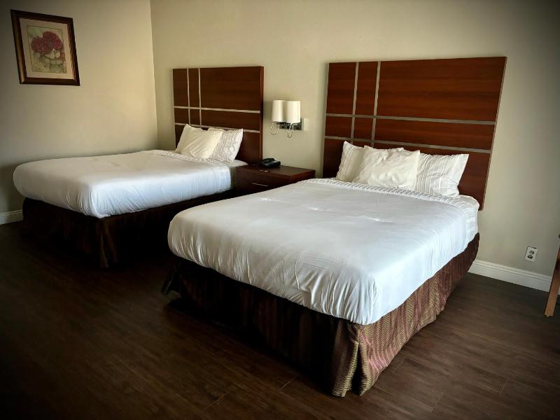 Standard Queen Room with Two Queen Beds image 1