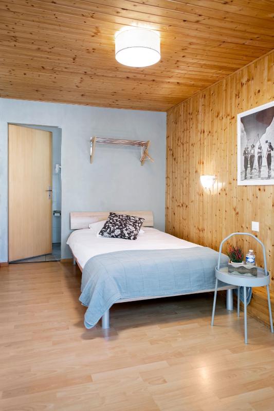 Single Room with Shower image 1