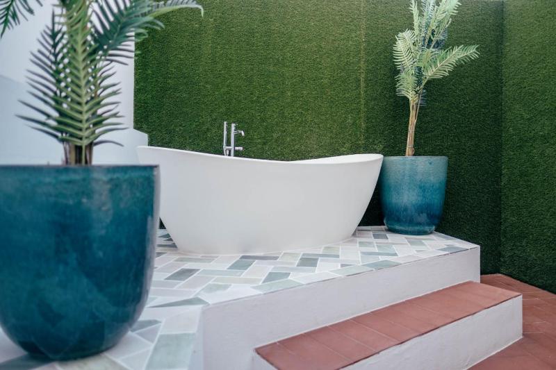 Executive Suite image 3