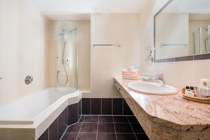 Family Room with Bath image 2