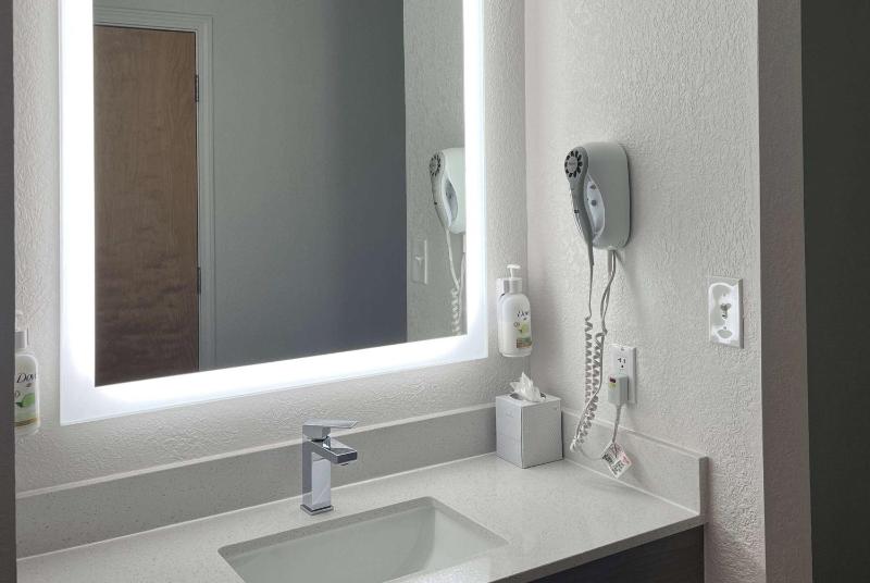 King Studio Suite - Non-Smoking image 2