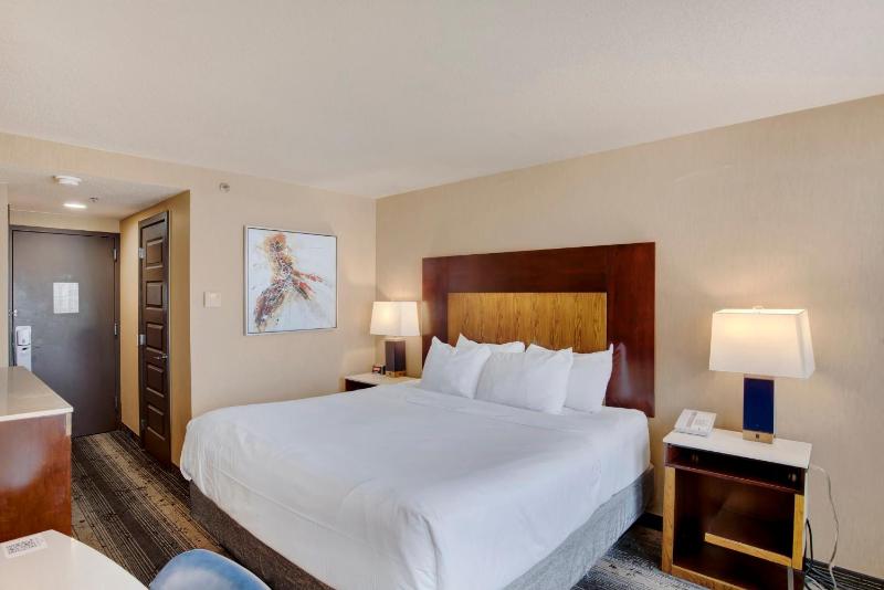 Standard Queen Room image 3