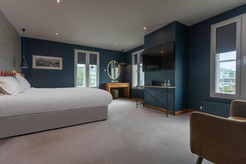 Deluxe Double Room image 1
