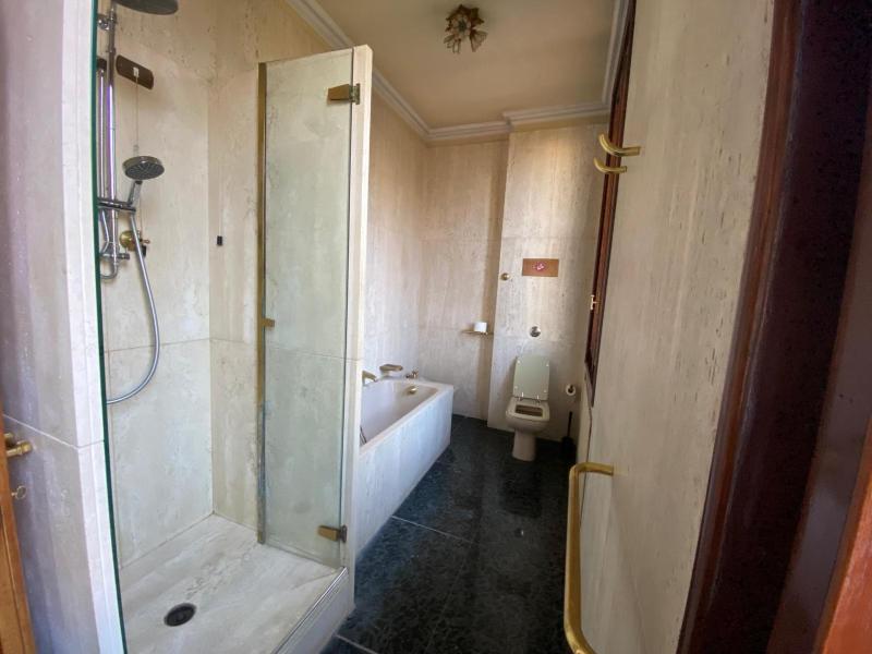 Double Room with Shared Bathroom image 4