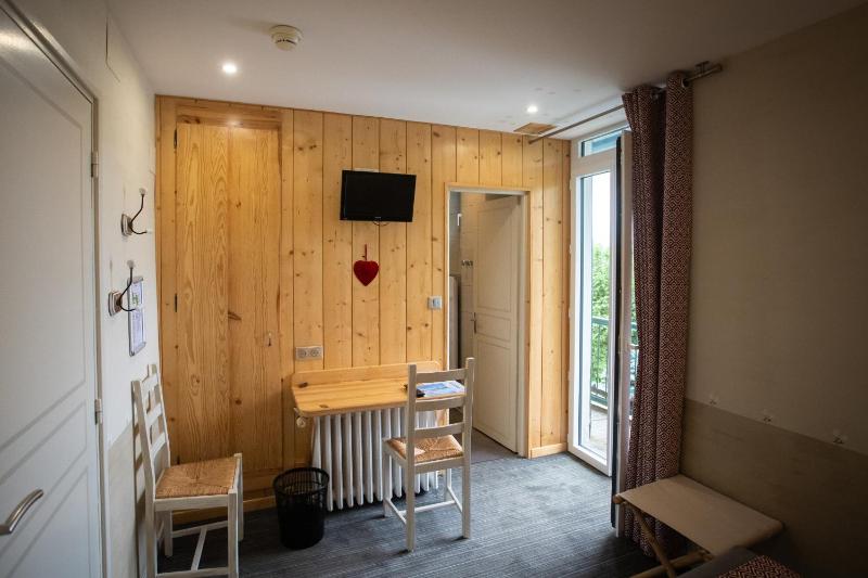 Double or Twin Room with Mountain View image 2