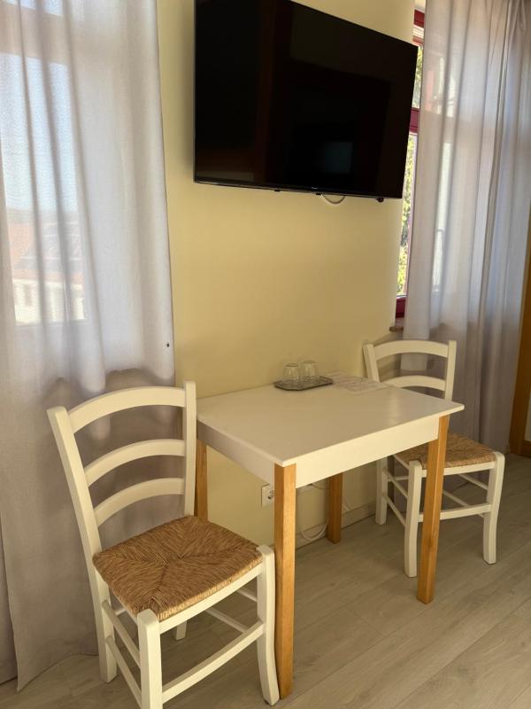 Double Room image 2