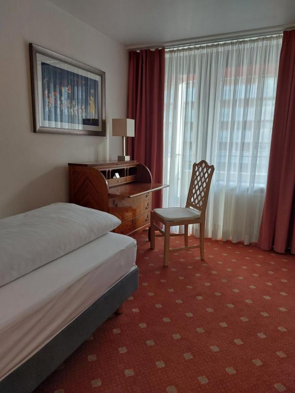 Single Room image 4