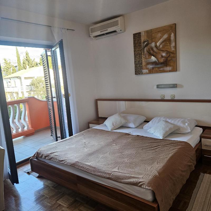 Economy Double or Twin Room image 2