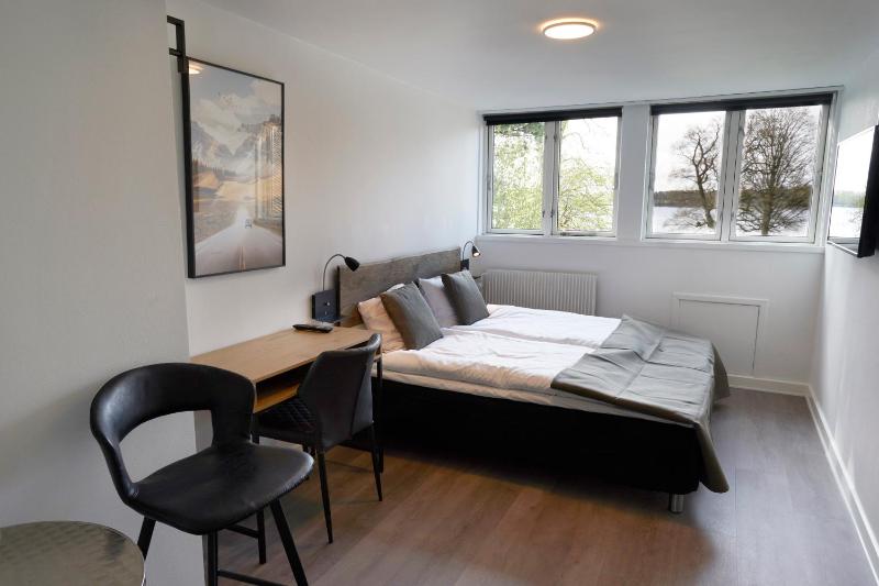 Standard Double or Twin Room image 4