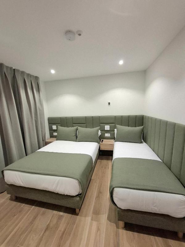 Triple Room with Private Bathroom image 4