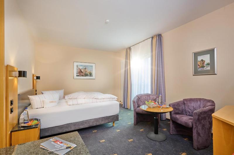 Classic Double Room for Single Use image 1
