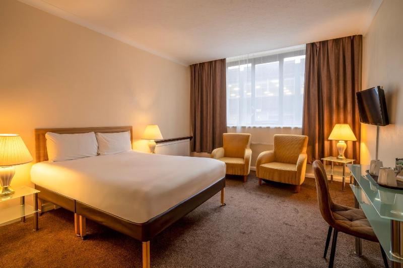 Double Room image 3