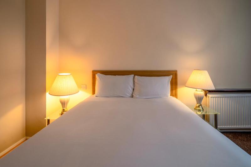 Double Room image 4