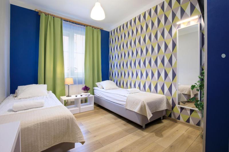 Twin Room with Private Bathroom image 3