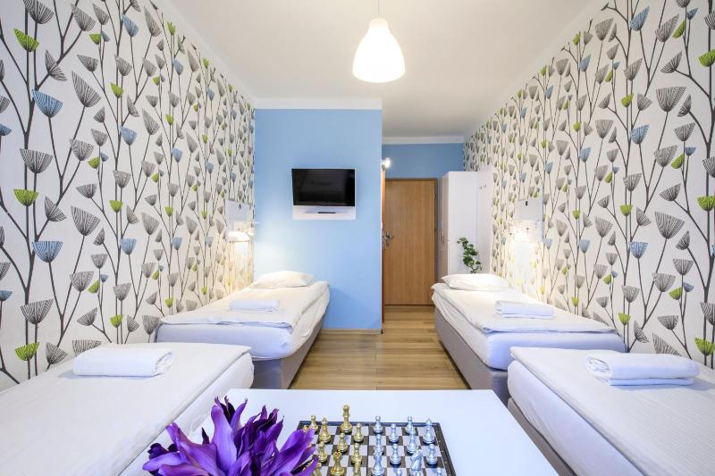 Standard Quadruple Room with Private Bathroom  image 3