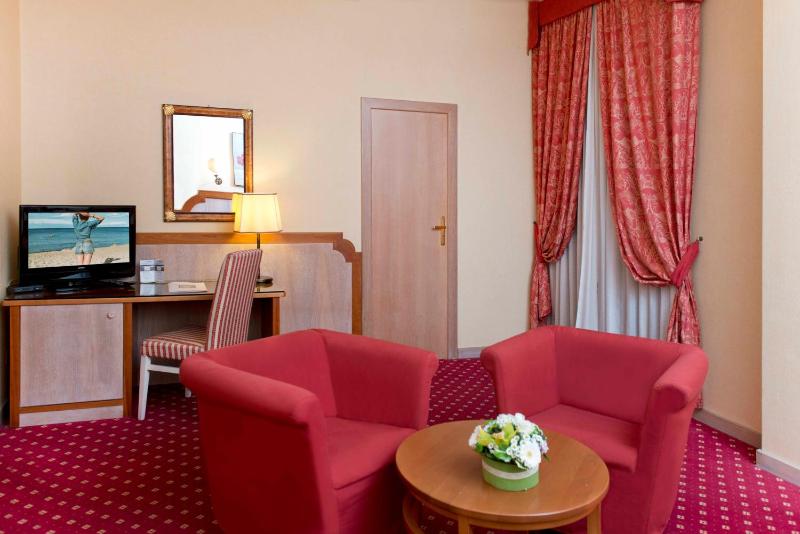 Superior Double or Twin Room image 3