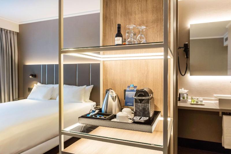 Junior Suite with Extra Bed (2 Adults 1 + 1 Child) image 4