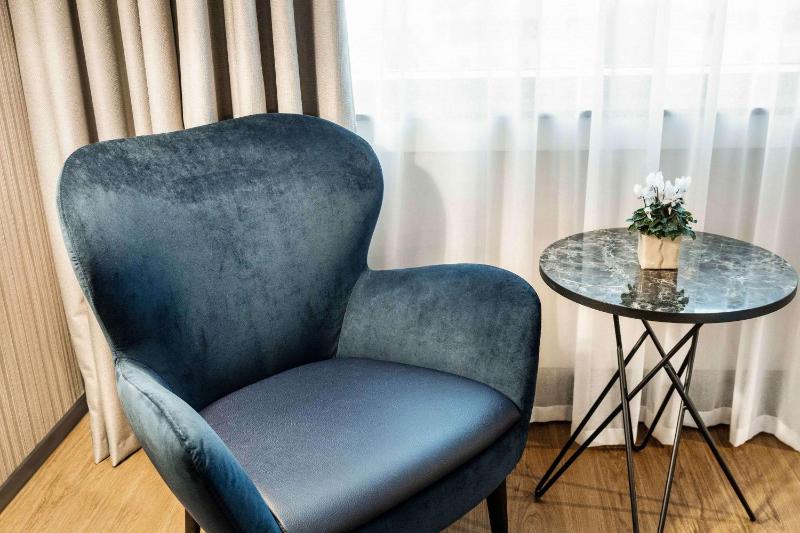 Junior Suite with Extra Bed (2 Adults 1 + 1 Child) image 3