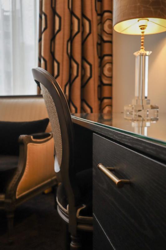 Superior Deluxe Double Room with Canal View image 2
