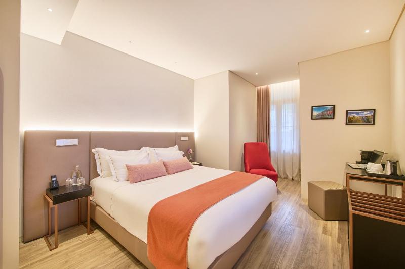 Executive Double or Twin Room image 3