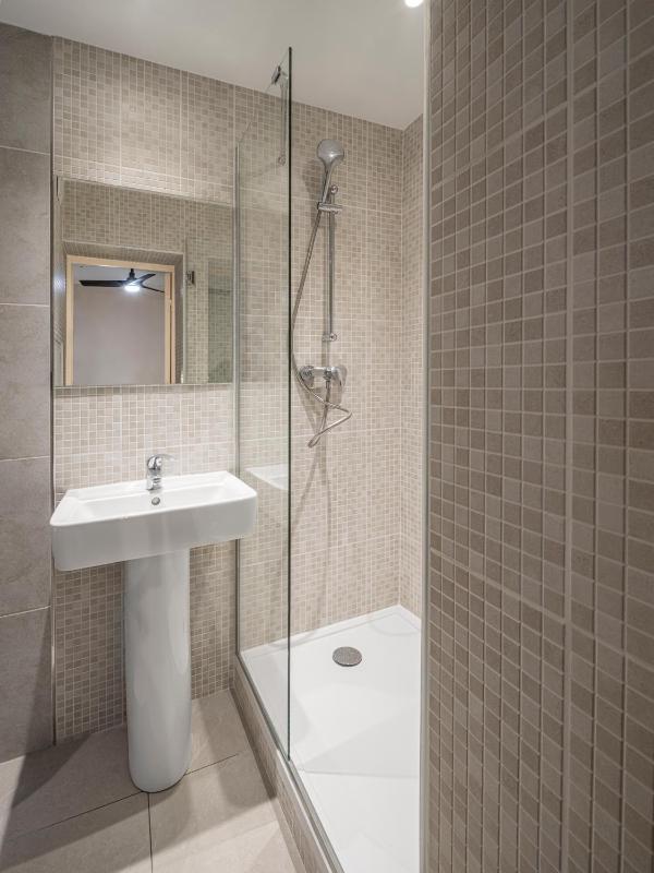 Classic Double or Twin Room image 4