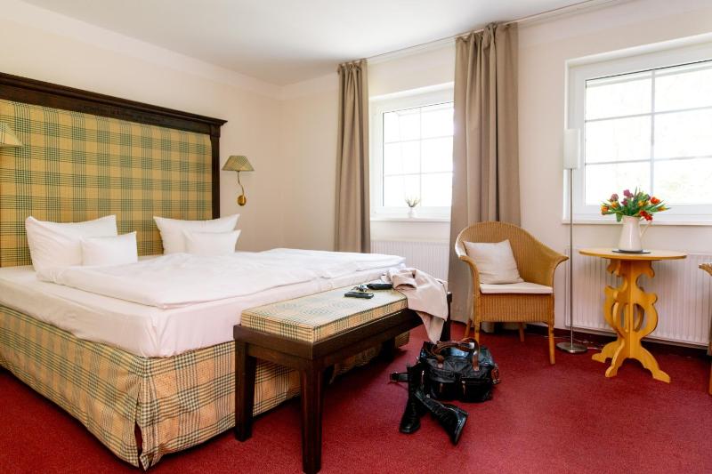 Double Room image 3