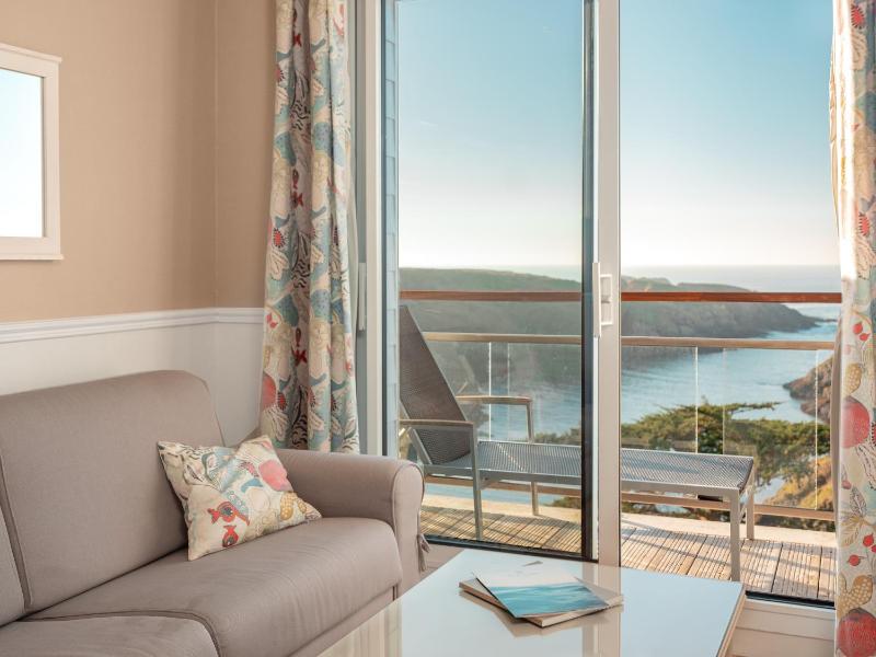 Suite with Sea View image 2
