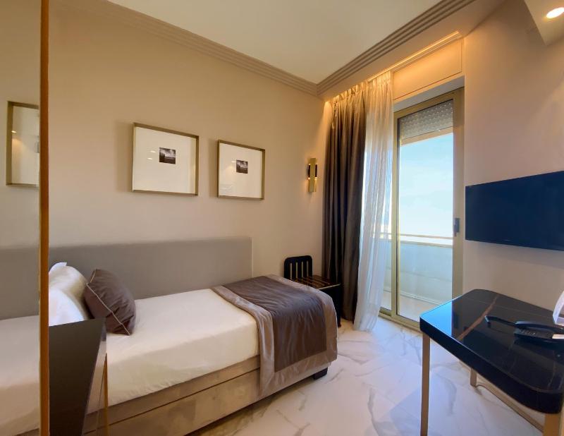 Classic Single Room image 3