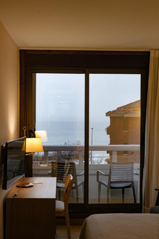 Double Room with Extra Bed and Terrace (2 Adults + 1 Child) image 4