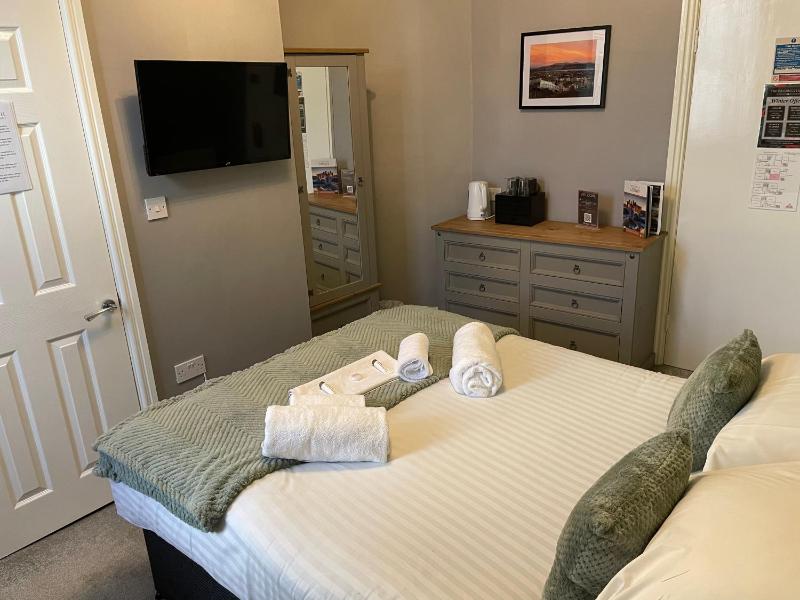 Small Double Room (Not Pet Friendly) image 3