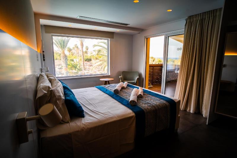 Deluxe Suite image 1