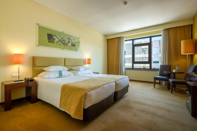 Twin Room image 1