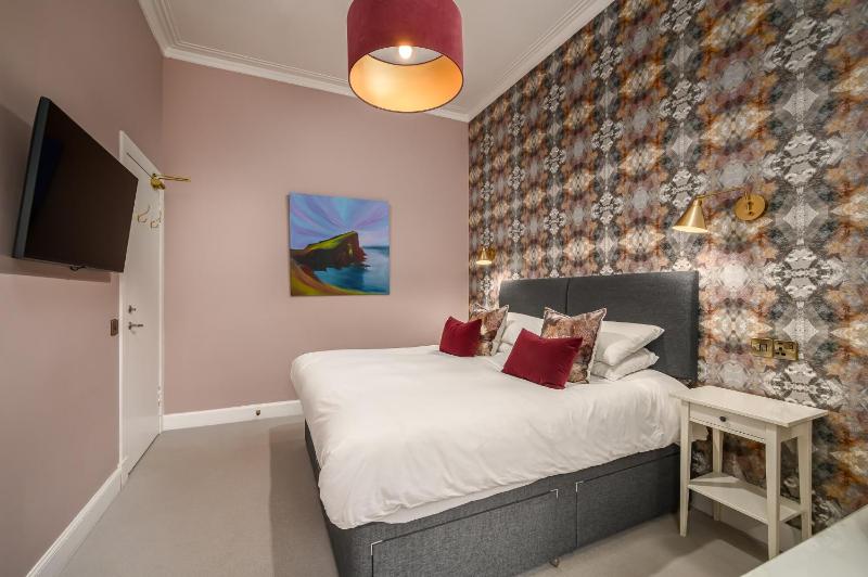 King Room image 3
