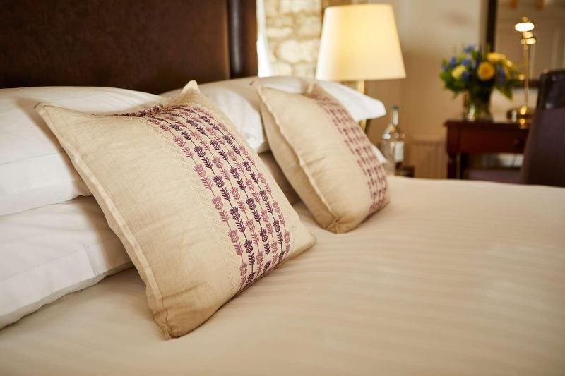 Standard Double Room image 3