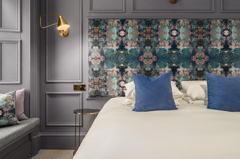 King Room image 3