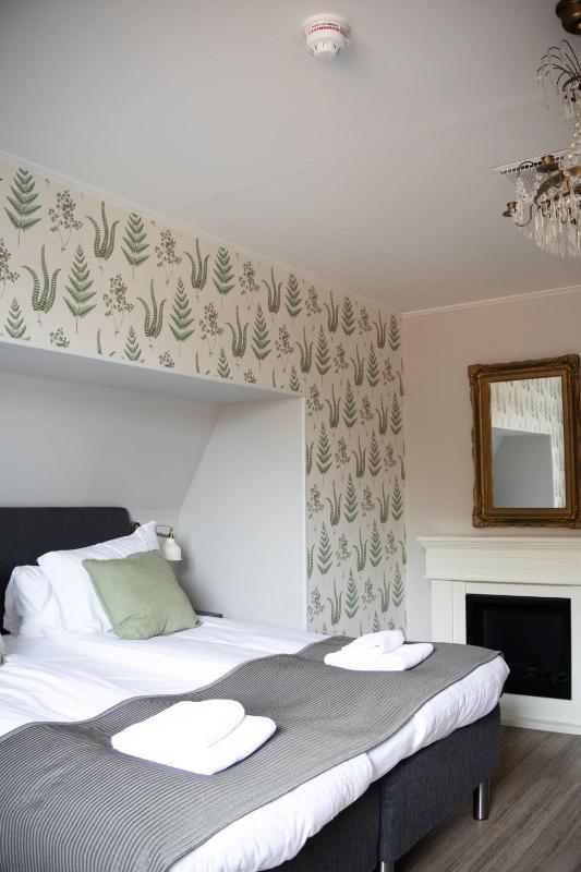 Standard Double Room image 3
