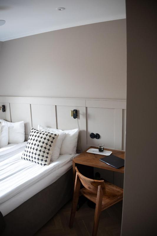 Premium Double Room image 1