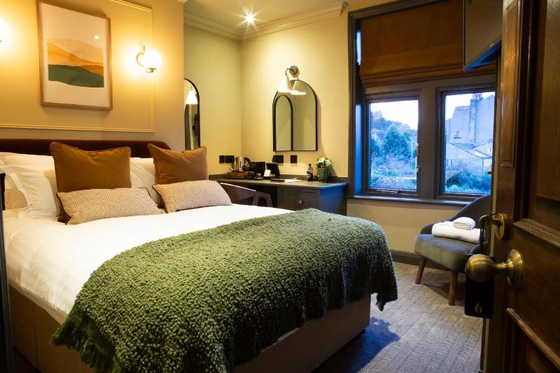 King Room image 4