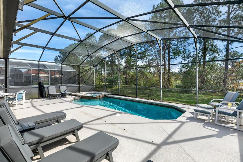 Gorgeous Davenport 5 Bed Villa with Pool Hot Tub - image 13