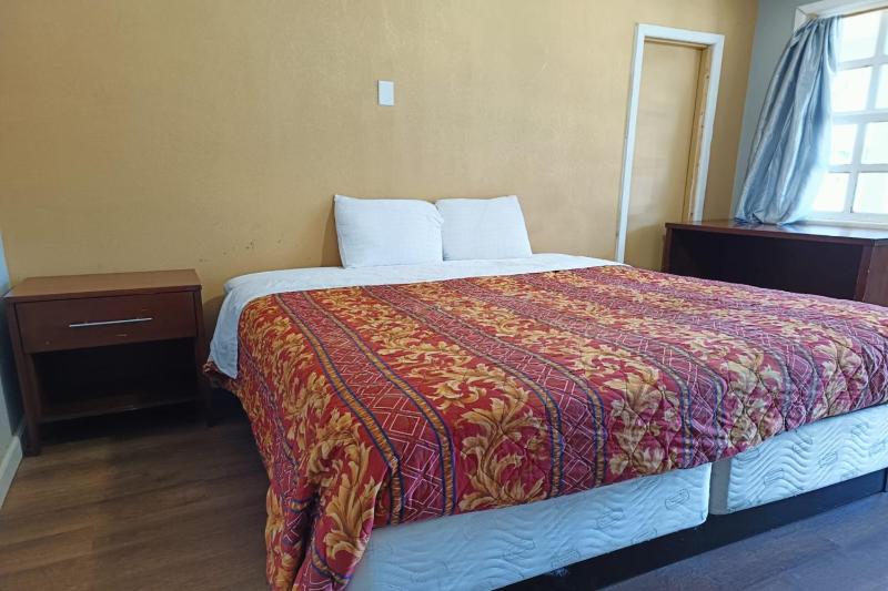 King Bed image 4