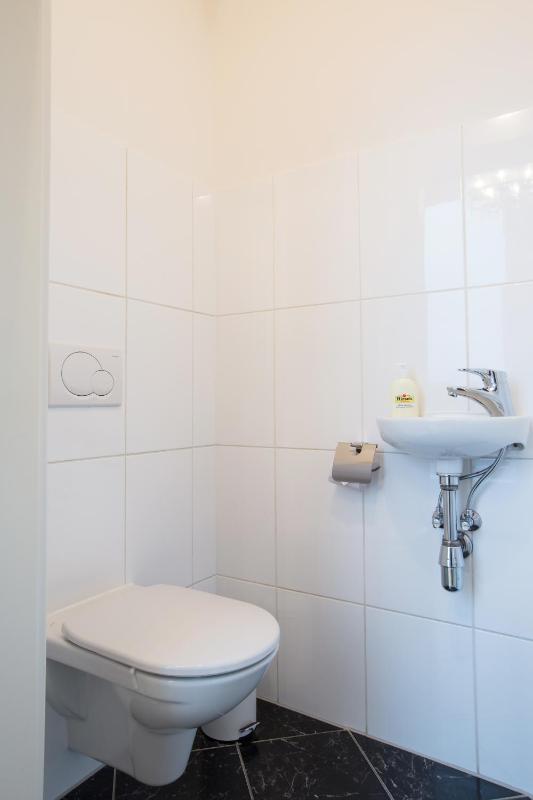 Modern Three-Bedroom Penthouse Apartment - Getreidemarkt 18, 1010 Vienna image 2