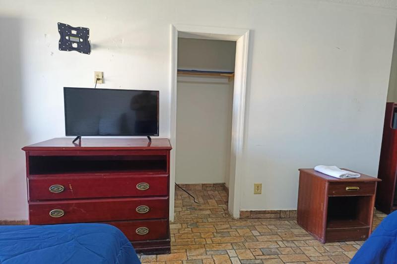 2 Queen Bed image 4