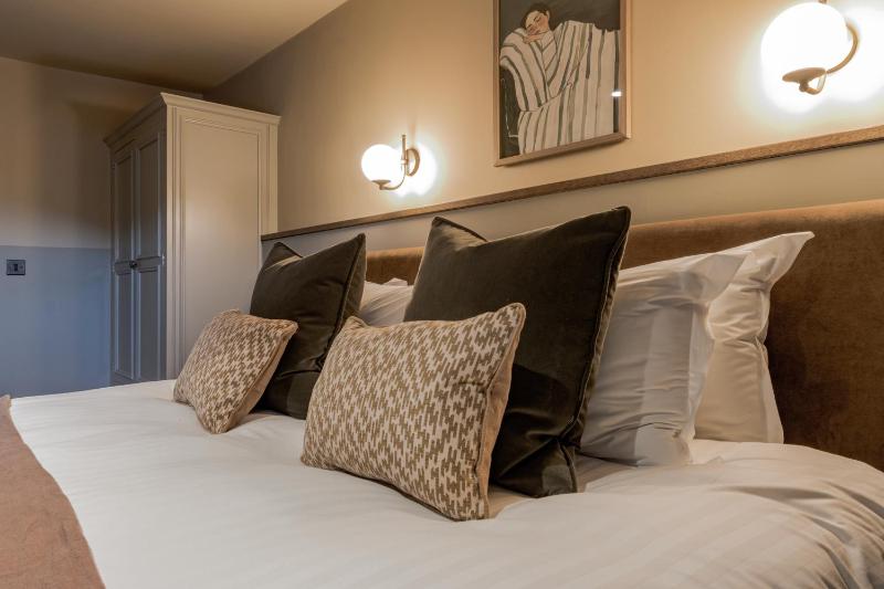 King Room image 4