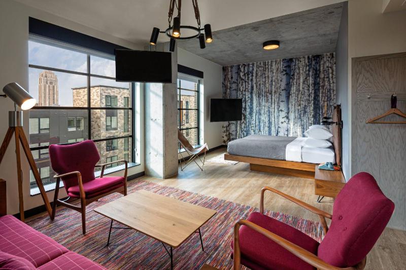 Moxy Minneapolis Downtown - image 20