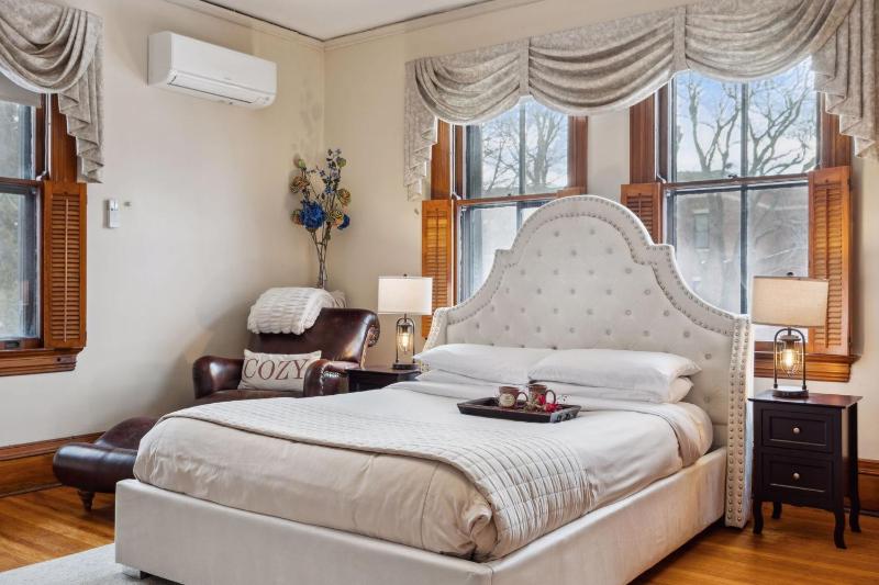 Double Room with Private Bathroom image 2