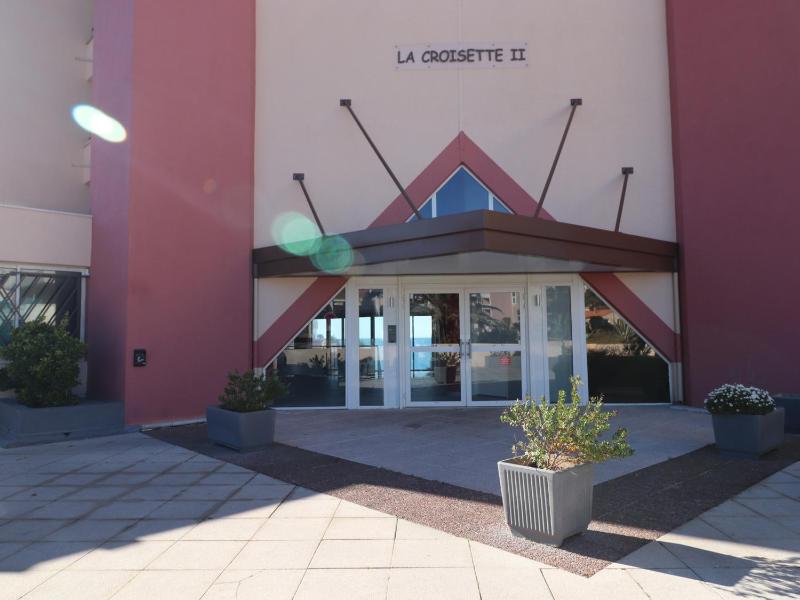 Apartment (4 Adults) image 4