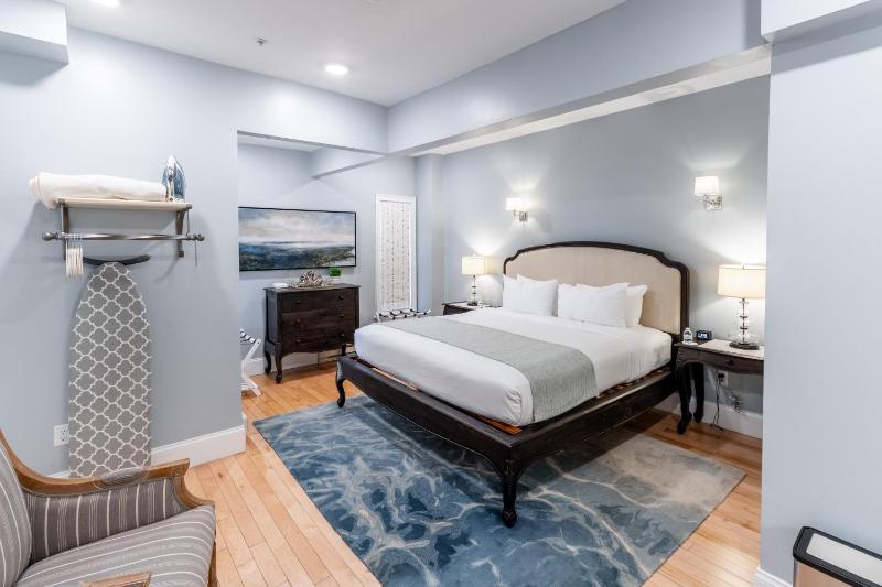 King Room image 4