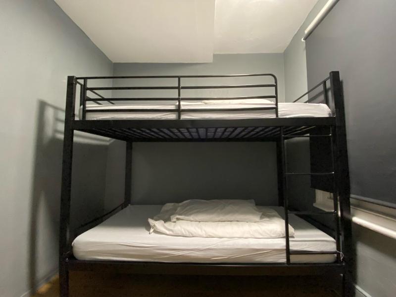 Budget Twin Room image 3