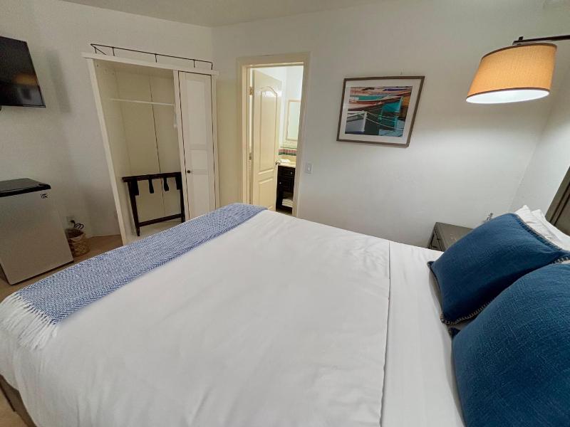 Queen Room with Spa Tub (Sol) image 2