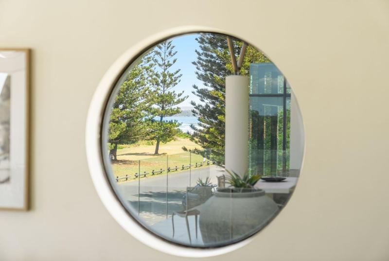 LA Ronde 4 - Beachfront Apartment Steps from Pippi Beach - Holiday Yamba - image 21